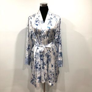 La Vie en Rose satin robe